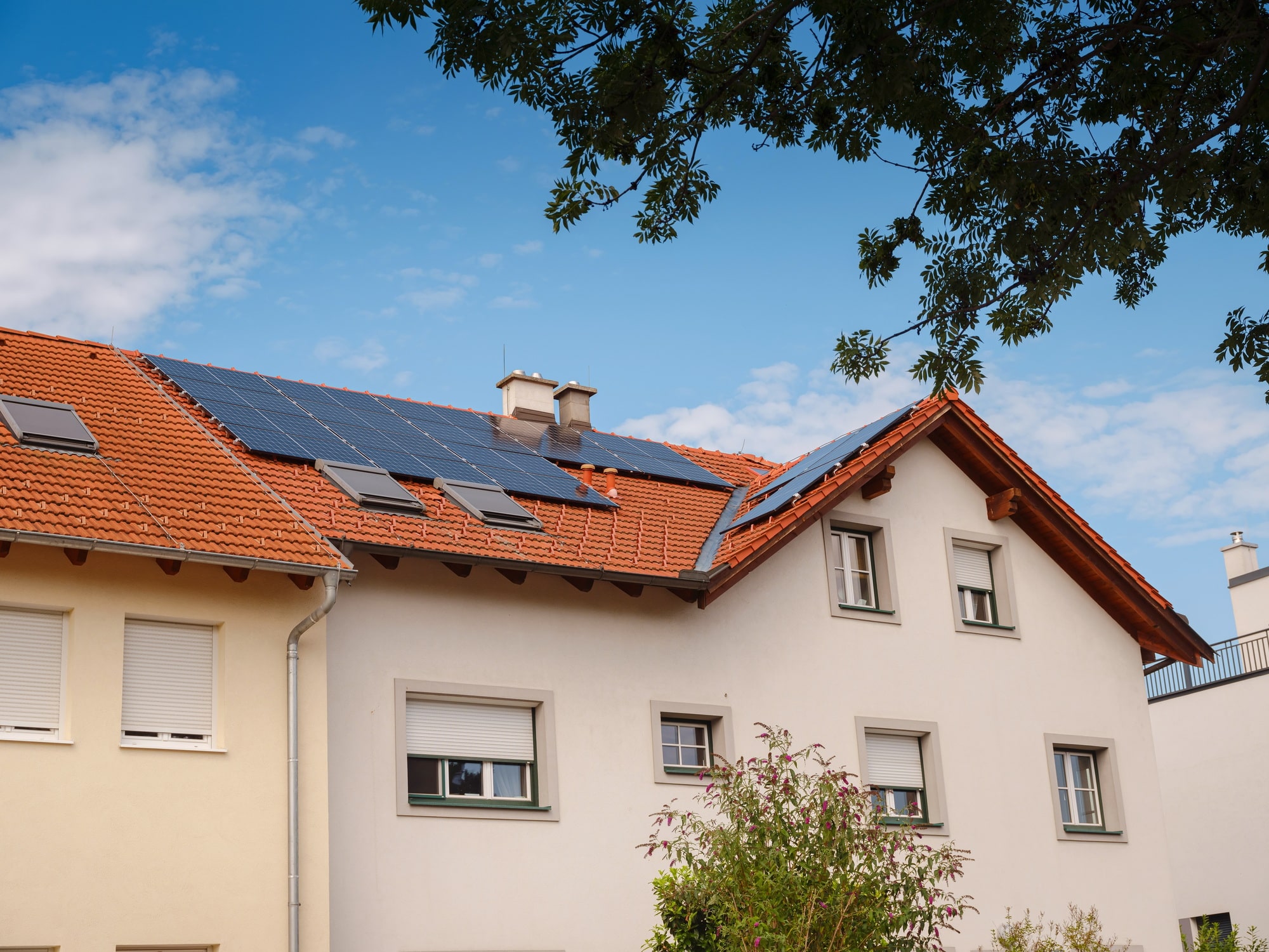 Dach dämmen oder neu decken – was ist energetisch sinnvoller?